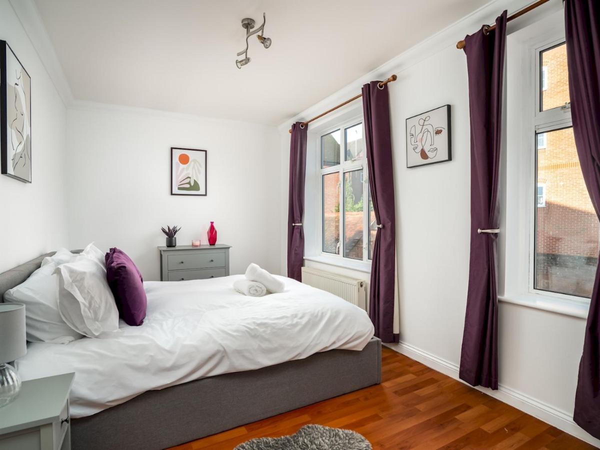 Pass The Keys Stylish Cosy And Central 1 Bed Flat With Parking Apartment Rickmansworth Exterior photo